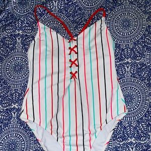 L Target Swim NWT